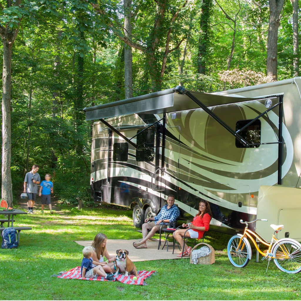 272397_solera_soleramanualpullstyleawningidlerheadassemblywhite272397_awnings_3_1_21.jpg