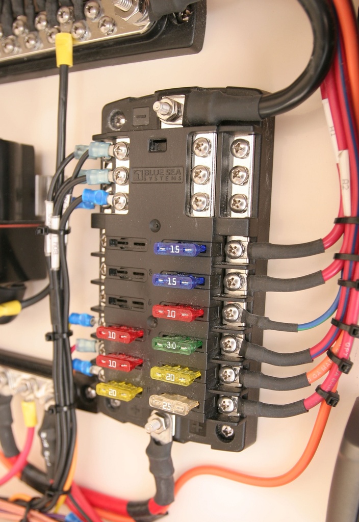 ST Blade Fuse Block - 12 Circuits with Negative Bus and Cover - BLUE SEA