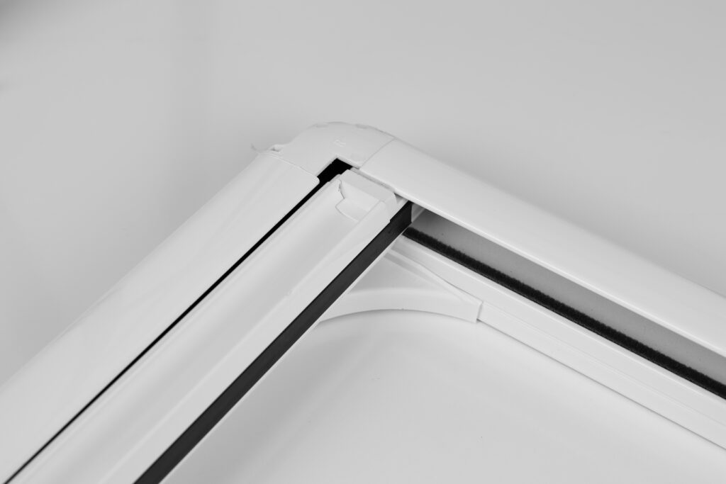 Broad Arrow Flat Window 497x297mm
