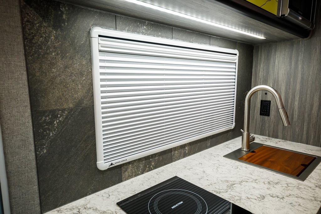 Broad Arrow Flat Window 997×497mm