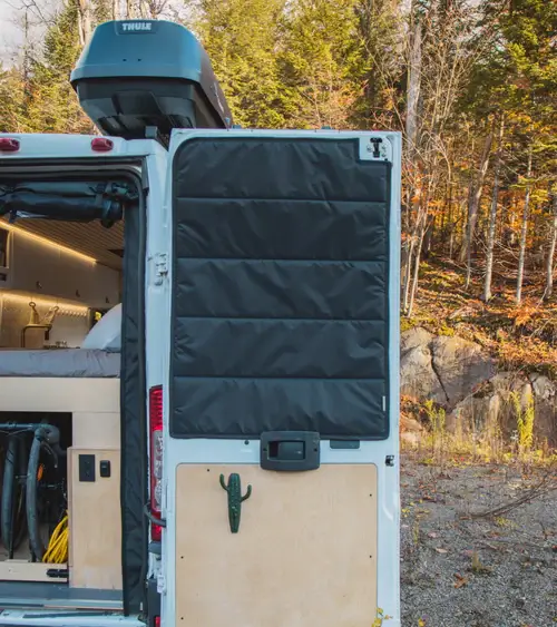 Article de blog 'Renovating your van or RV during winter: the best time of year!' cover image.webp