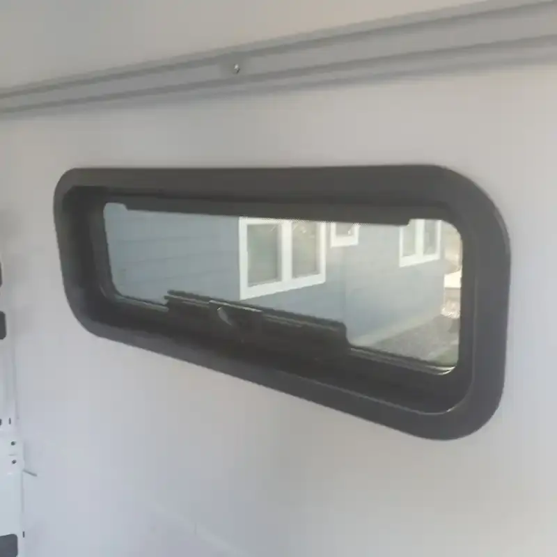 Sprinter_Awning_Half-Slider_2.webp