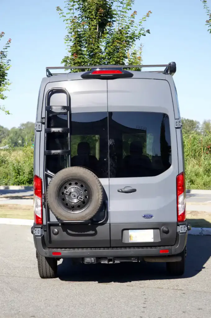 Support à pneu et échelle arrière 2-en-1 pour Ford Transit