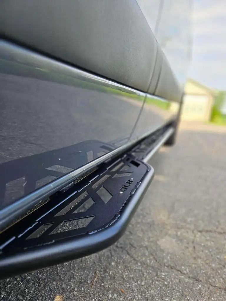 SLB Tubular Running Boards – Mercedes Sprinter 144WB (2007+)