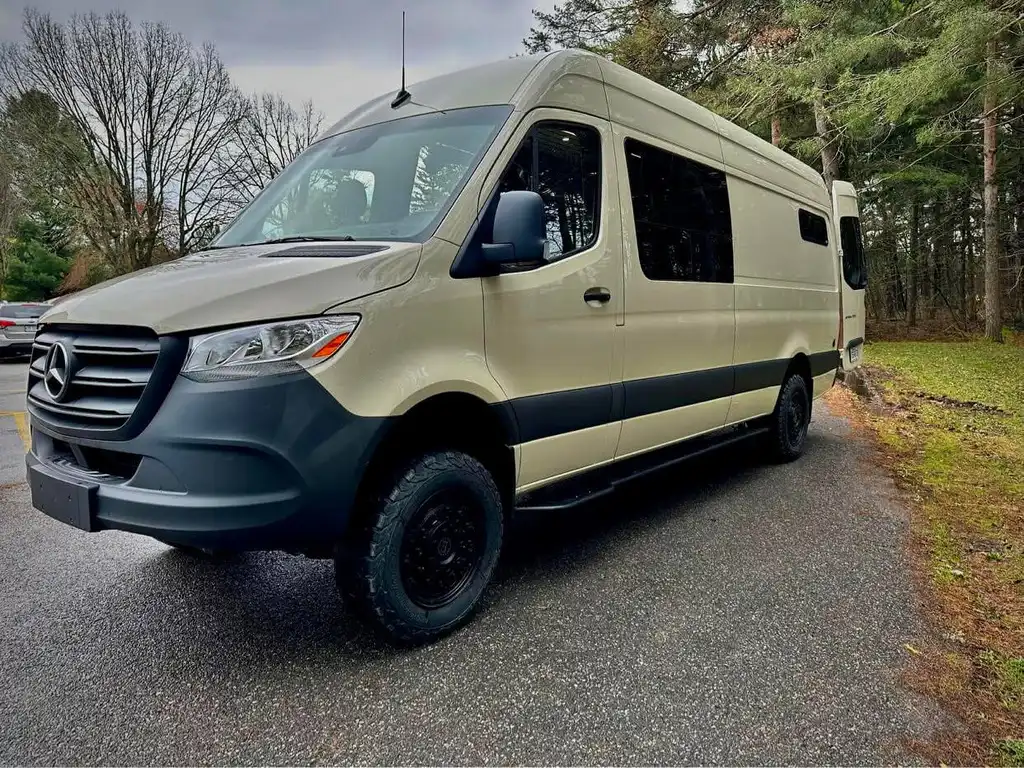 SLB Tubular Running Boards – Mercedes Sprinter 170WB (2007+)