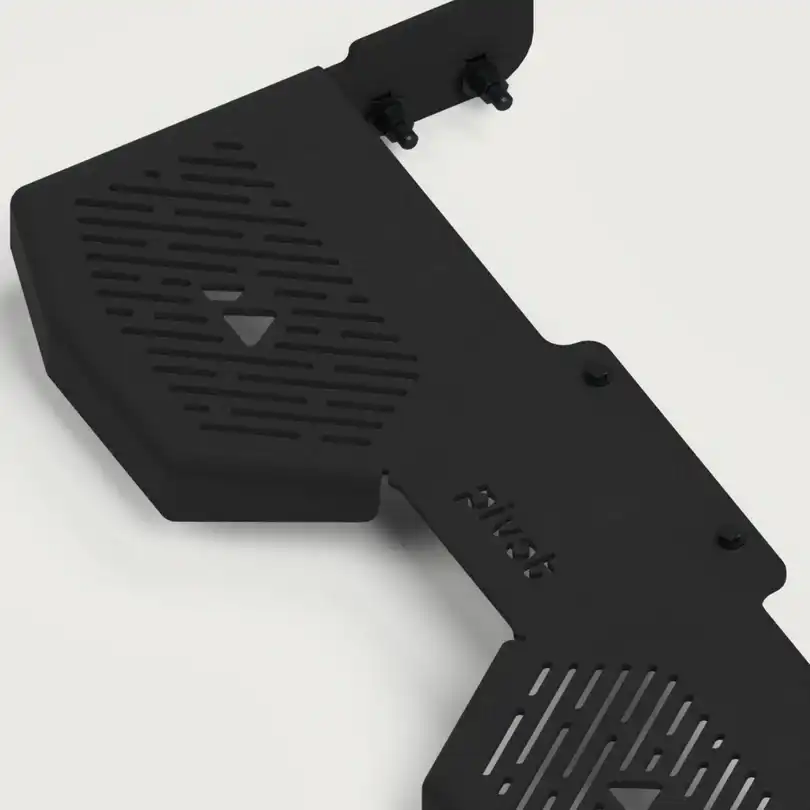 TRAVERSE Rear Step 