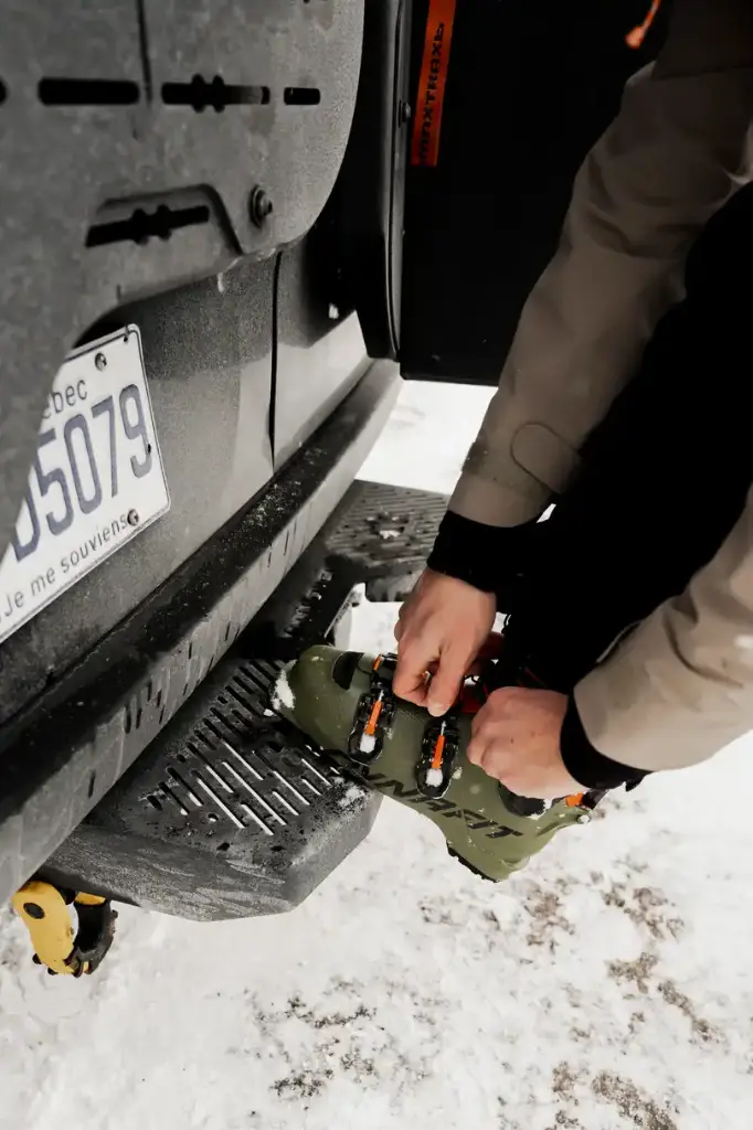 TRAVERSE Rear Step 