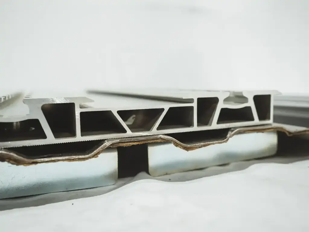 SafeTrack Single Seat Mounting Bracket 03.webp